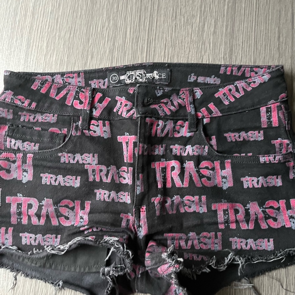 Lipservice trash black and pink